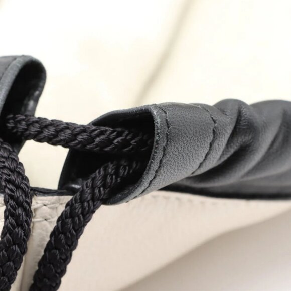 Gucci GG Logo Drawstring Leather Backpack White - Picture 9 of 11